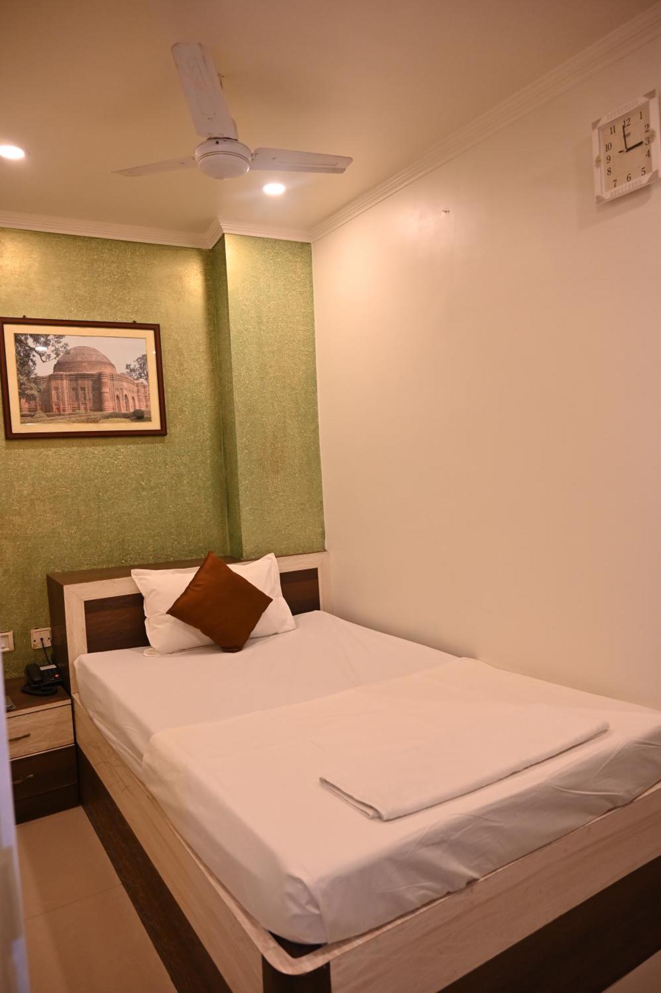 Hotel Gitanjali Malda Exterior foto